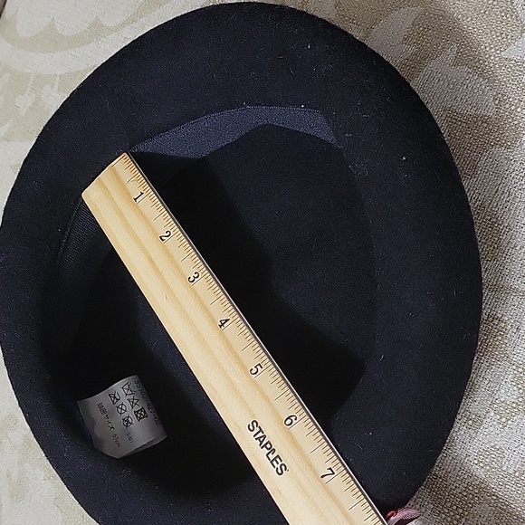 BLUE LABEL CRESTBRIDGE BERET CAP RARE - Picture 8 of 8